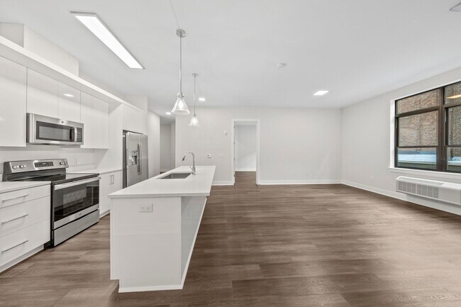 Building Photo - 121 34th St