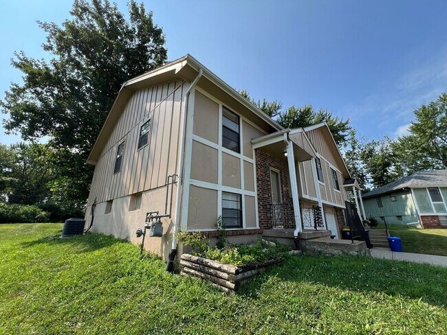 Building Photo - 11313 Bales Ave