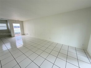 Building Photo - 2352 NE 9th St