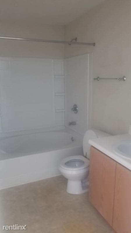 Building Photo - 5202 Fairington Ridge Cir
