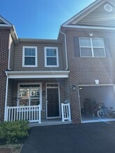 Building Photo - 16760 River View Cir
