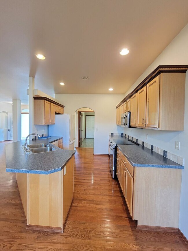 Building Photo - South Richland Rambler for Rent
