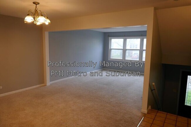 Building Photo - 2033 Oxford Ct
