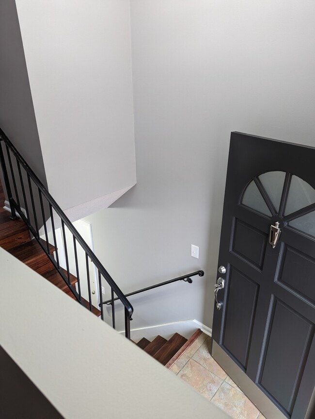 Foyer - 7235 Cane Hollow Rd