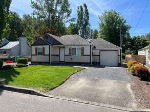 Building Photo - 115 Cedar Ln