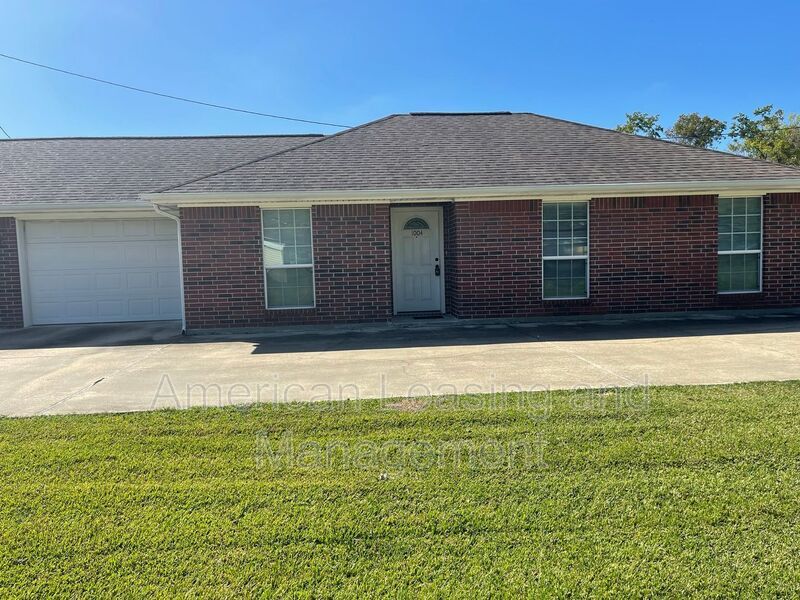 1004 Helena Ave Unit 1004 Helena Ave, Nederland, TX 77627 Condo for