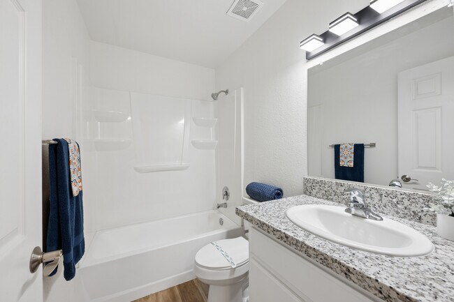 Foto del edificio - Terrace East Apartment Homes