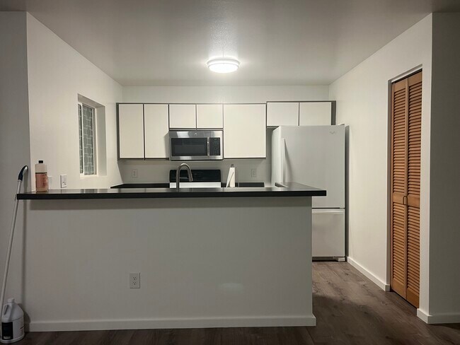 Kitchen. - 7 Koiula Ln