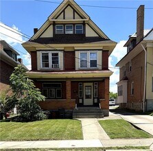 Building Photo - 159 Kendall Ave