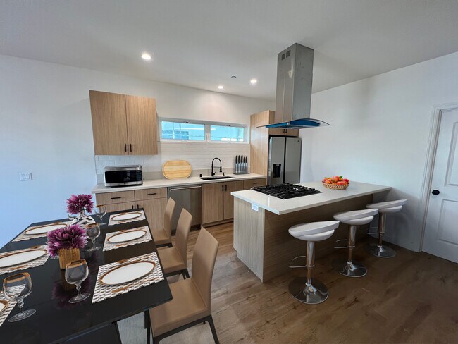 Kitchen - 6615 Beck Ave