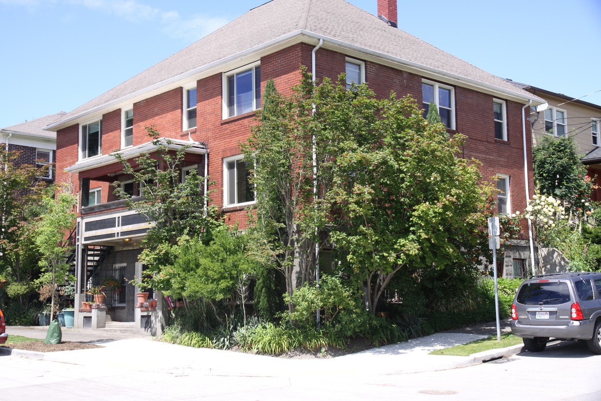 Primary Photo - 918 E Fir St