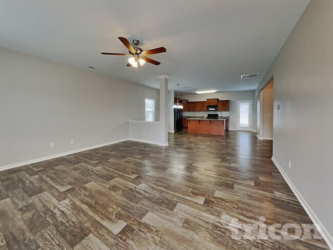 Foto del edificio - 176 Hidden Lakes Rd