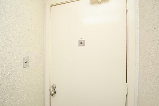 Building Photo - 8523 Hearth Dr