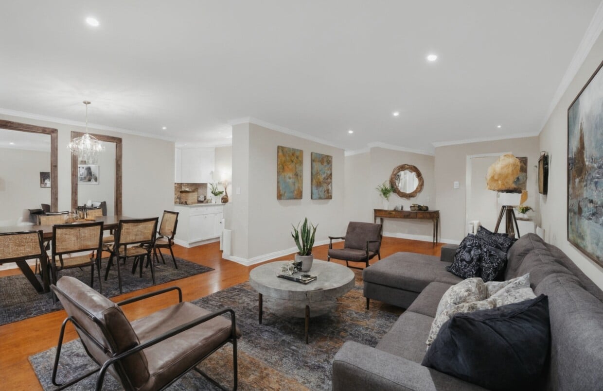 Foto principal - 58 Forest Hills St