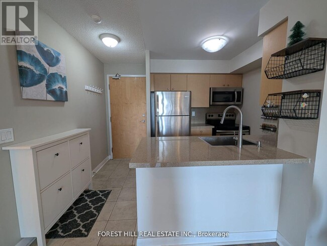 Building Photo - 4968 Yonge St