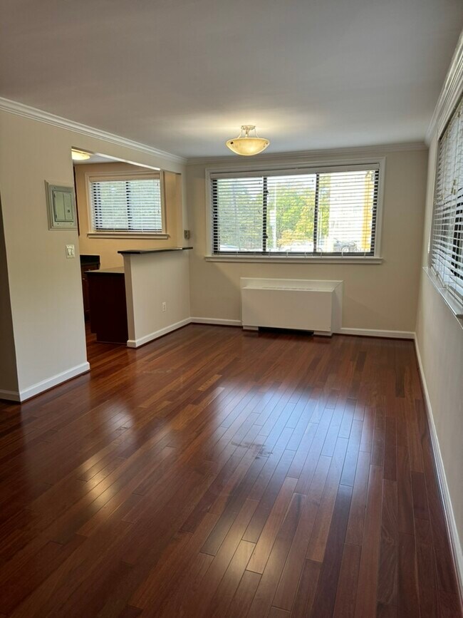 Foto del edificio - 2725 39th St NW