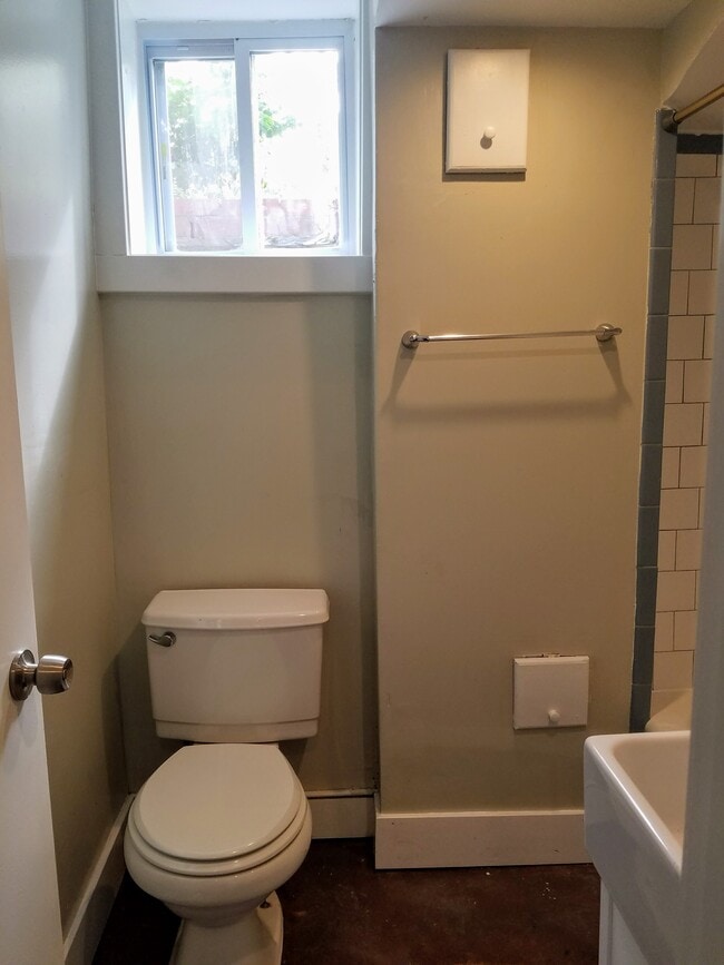 Foto del edificio - 7432 Piney Branch Rd