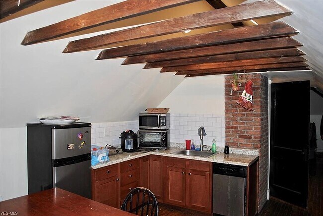 Foto del edificio - 3251 Silsby Rd