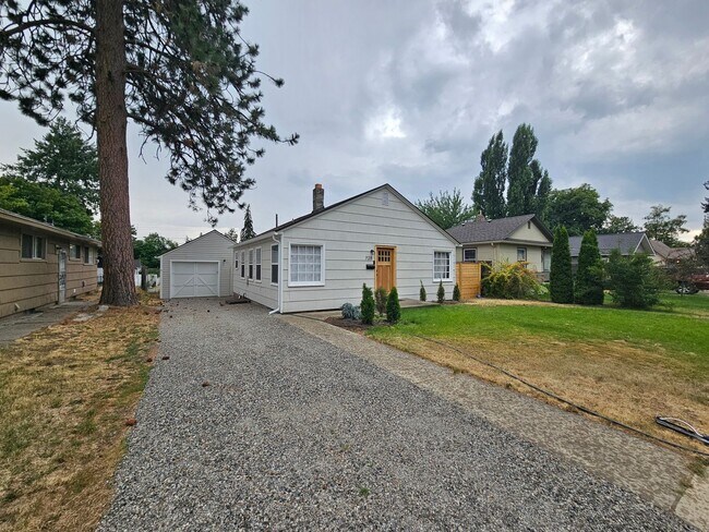 Foto del edificio - Newly Remodeled Home on the South Hill
