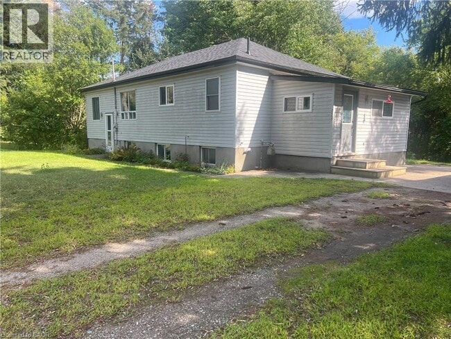 Building Photo - 2065 Maple Grove Rd