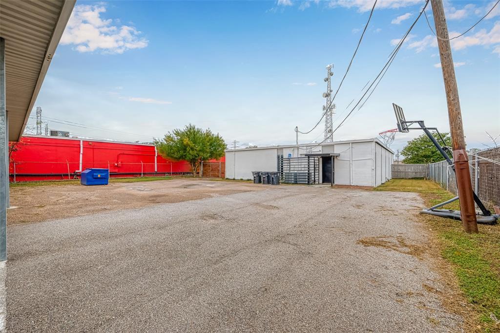 3949 Braxton Dr, Houston, TX 77063 Apartment for Rent in Houston, TX