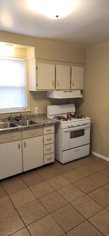 Building Photo - 24930 W Outer Dr