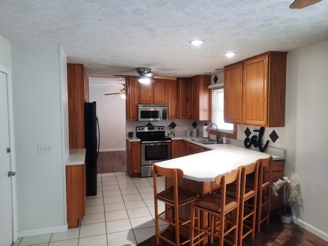 Foto del edificio - 144 Brentwood Dr