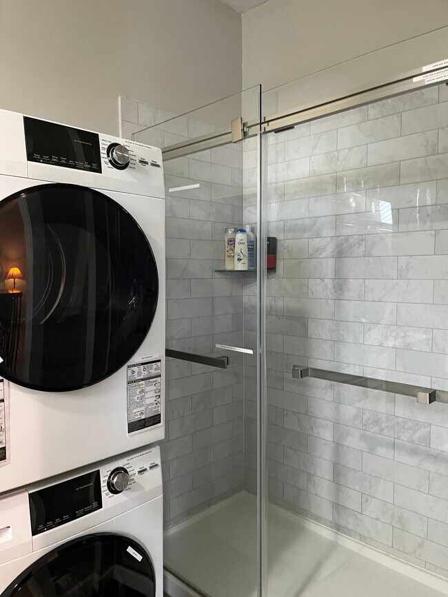 Foto del edificio - 241 E 36th St