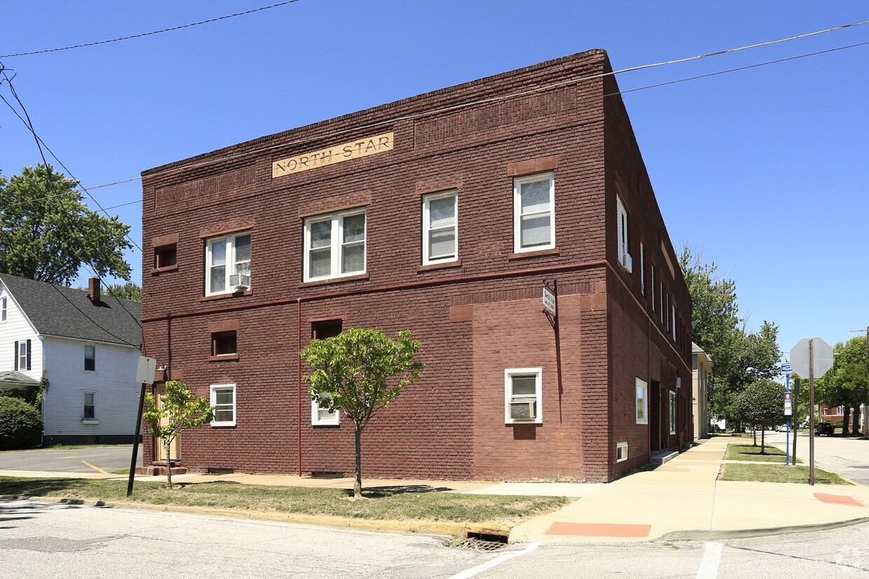 Building Photo - 535 Eagle St
