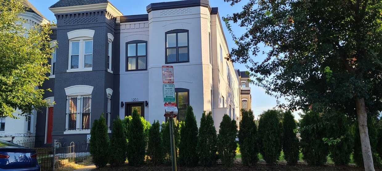 Photo - 1201 I St NE (Washington, DC)