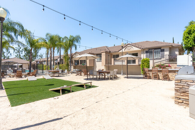 Lounge area - Cypress Villas Apartment Homes