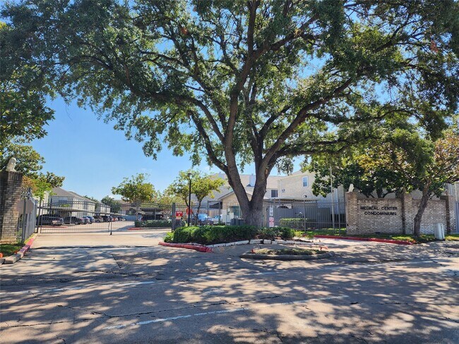 Foto del edificio - 7597 Cambridge St