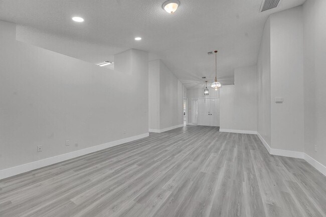 Foto del edificio - 13048 Meadowbreeze Dr