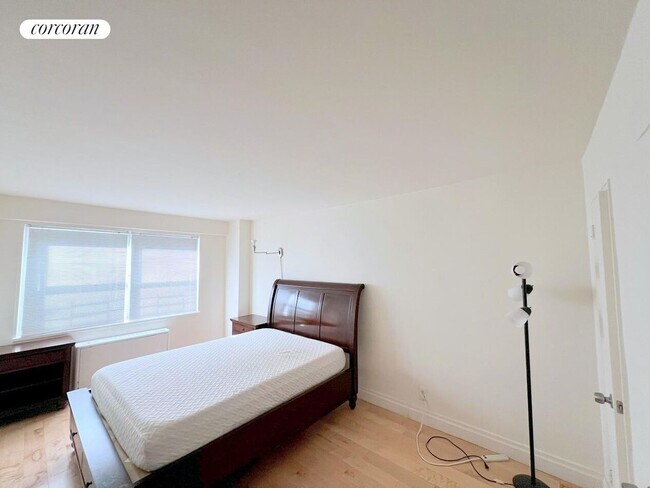 Foto del edificio - 211 E 53rd St