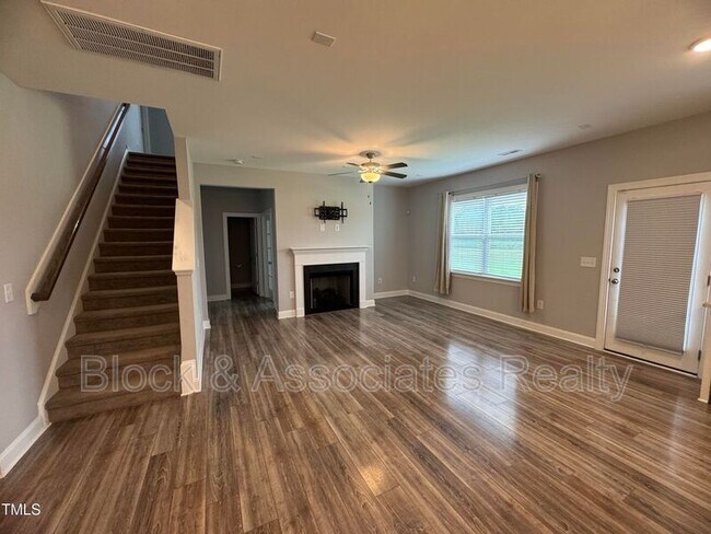 Building Photo - 52 Shining Pearl Ct