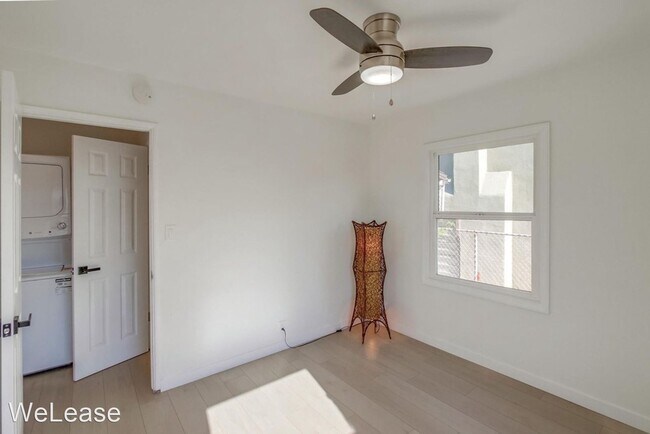 Building Photo - 1 br, 1 bath House - 3939 Marine View Ave.