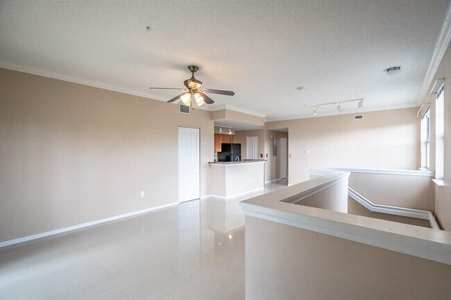 Foto del edificio - 5800 W Sample Rd