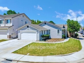 Building Photo - 253 Creektrail Ct