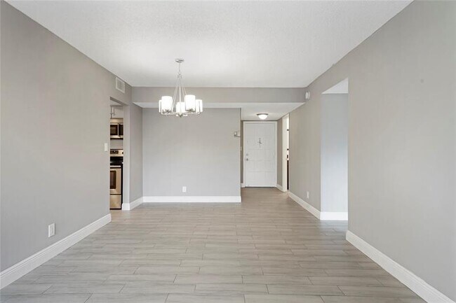 Building Photo - 3280 Spanish Moss Terrace