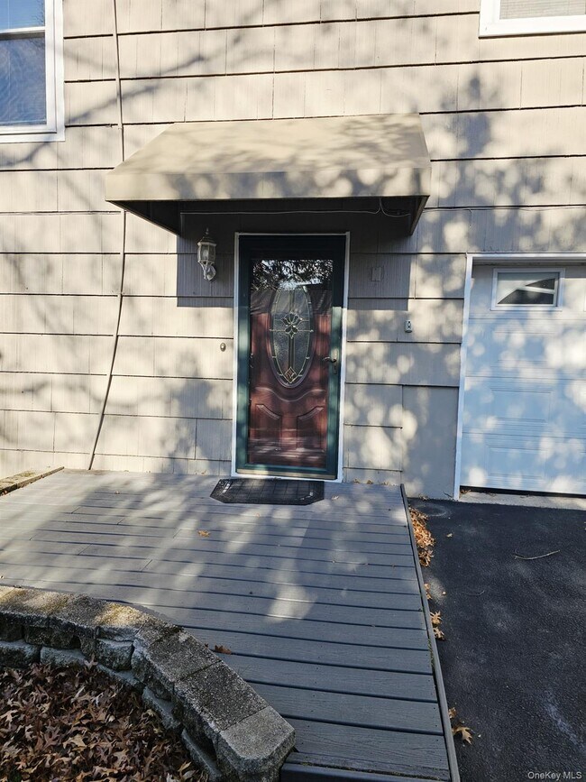 Foto del edificio - 624 Russet Rd