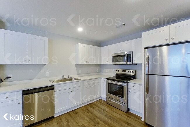 Building Photo - 21 Bungalow Cir.