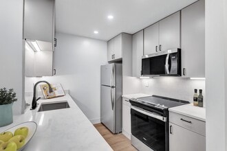 Building Photo - Rosslyn Heights