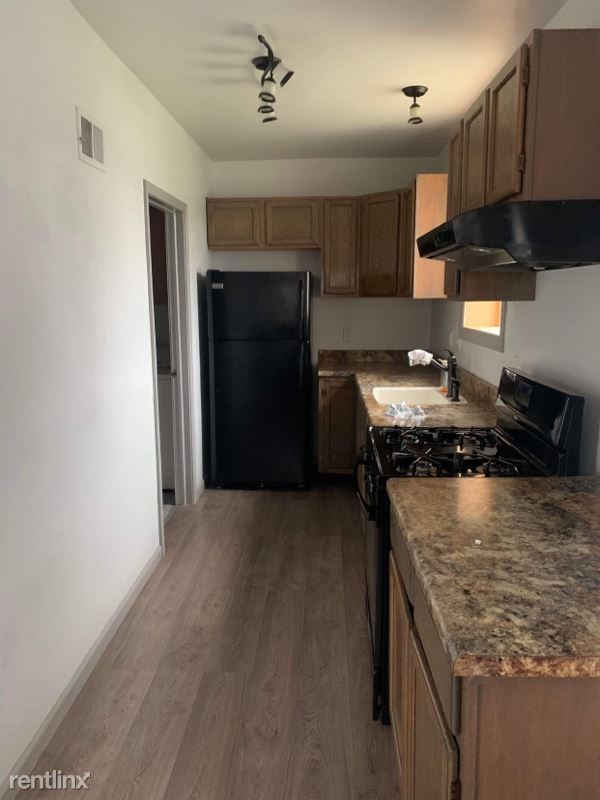 Building Photo - 3 br, 1 bath House - 20739 Colman St