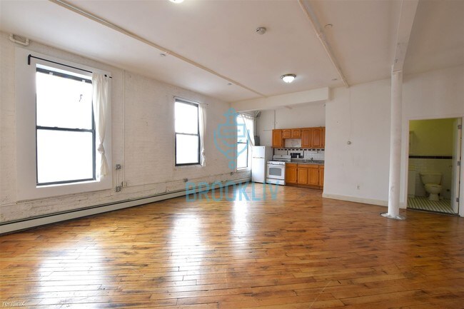 Building Photo - 1 br, 1 bath Apartment - 111 N 3rd St 3B