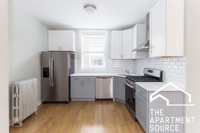 Building Photo - 4647 N Wolcott Ave