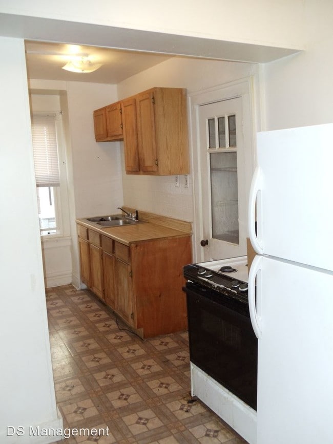 Building Photo - 2 br, 1 bath Apartment - 4734 S. Grand