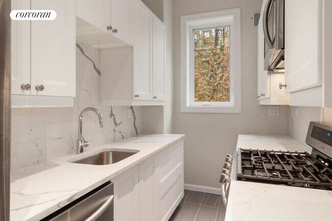 Foto del edificio - 165 E 80th St