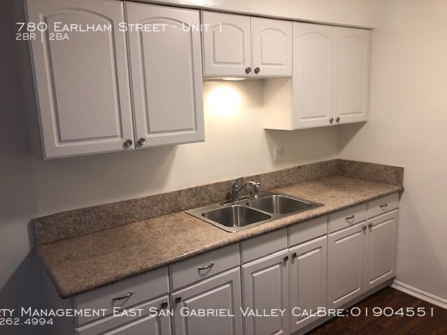 Building Photo - 780 Earlham St