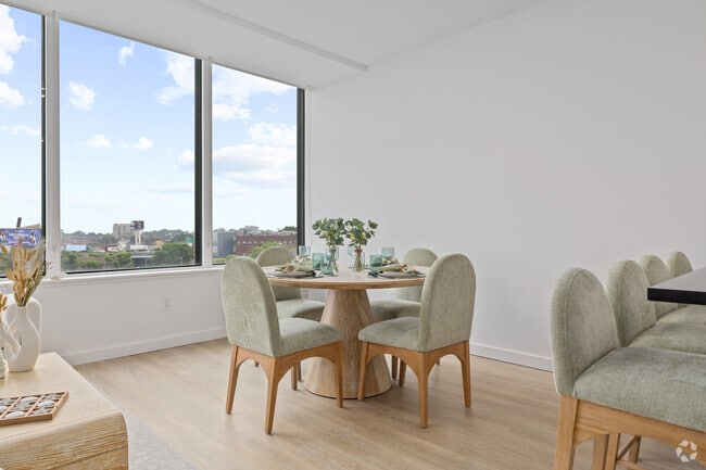 1BR, 1BA - 650 SF - Dining Area - Soundview apartments