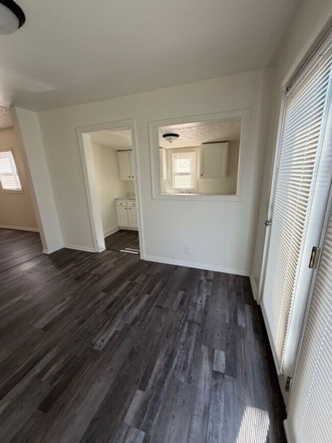 Building Photo - 1351 Parrish Ave